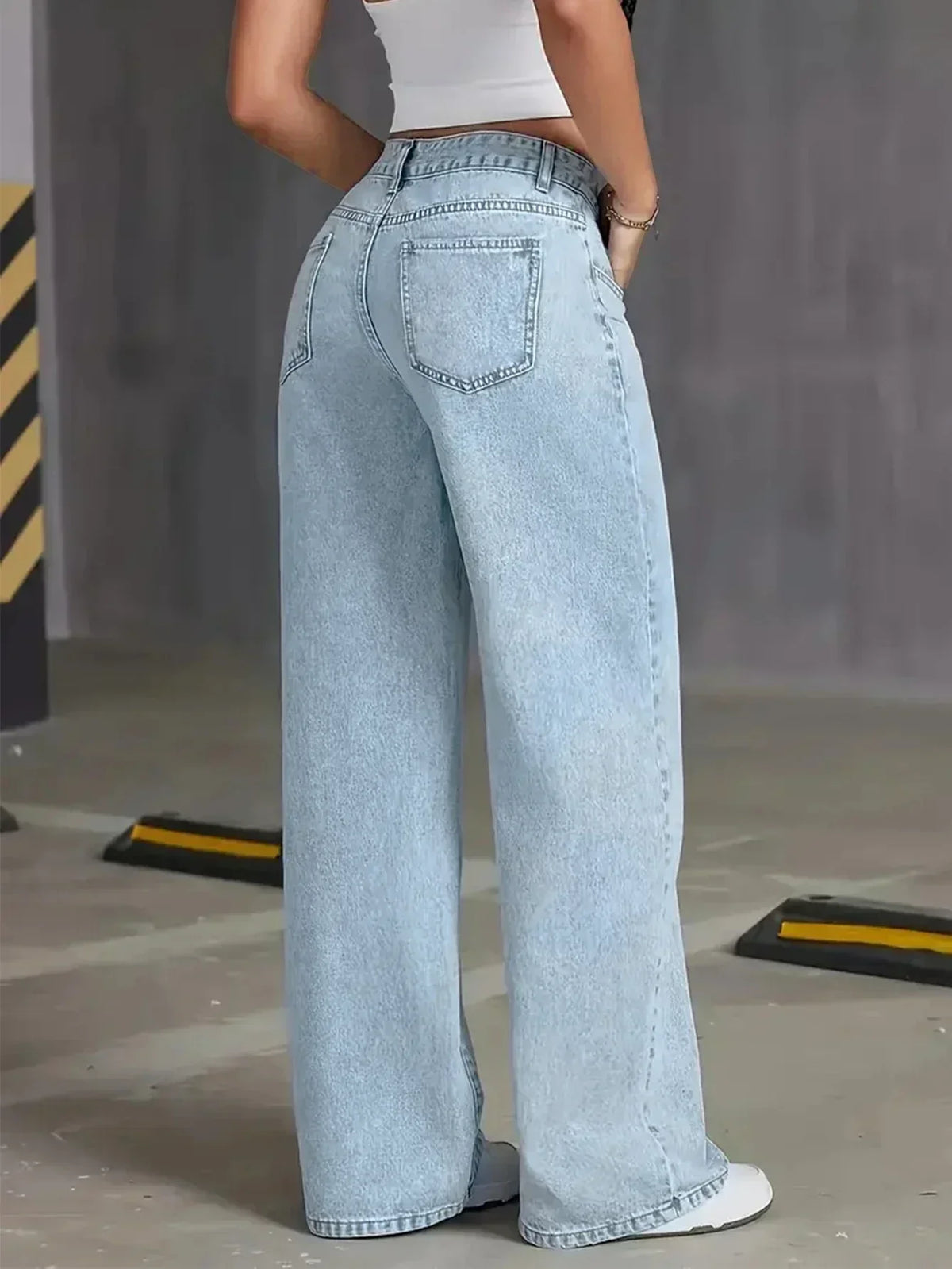 Women's Light Wash Wide-Leg Jeans