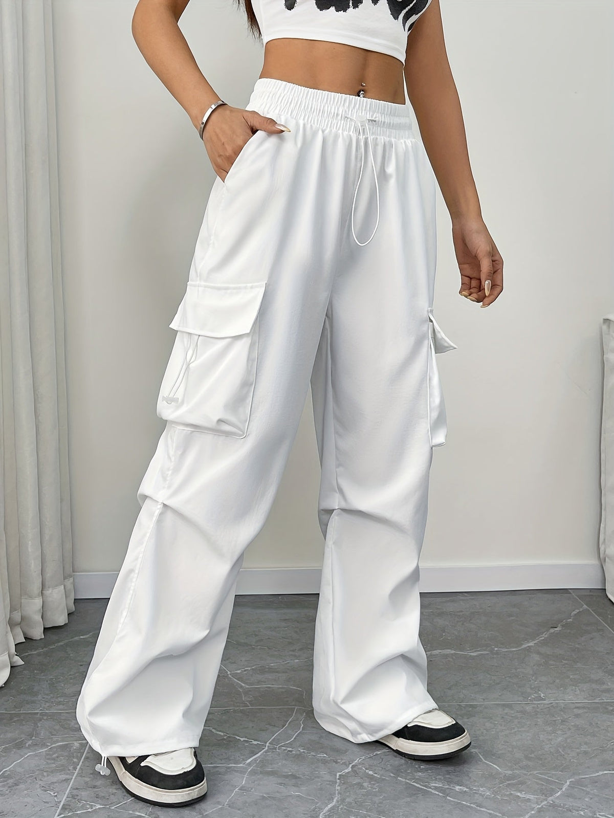 Women's Relaxed Drawstring Wide-Leg Cargo Trousers